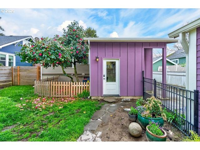 1205 Se MARION St, Portland, OR 97202