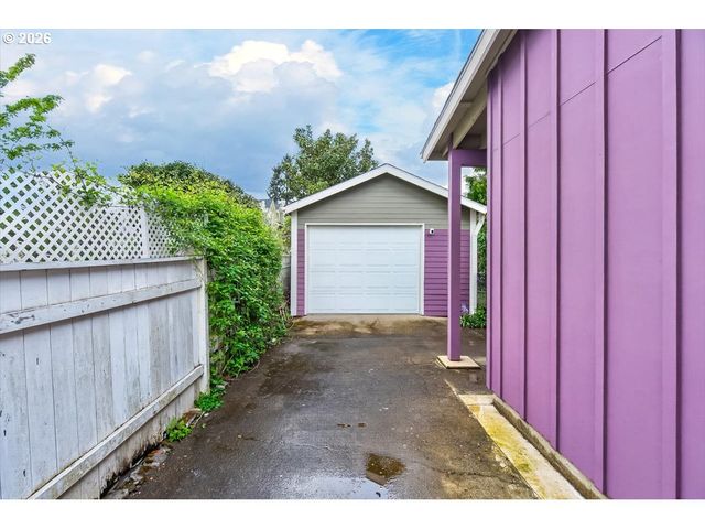 1205 Se MARION St, Portland, OR 97202