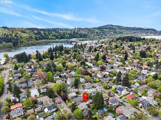 1205 Se MARION St, Portland, OR 97202
