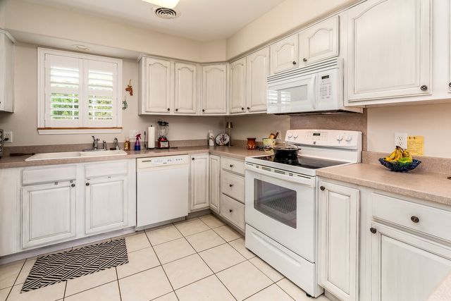 2717 Carnoustie Drive, Marion, IL 62959