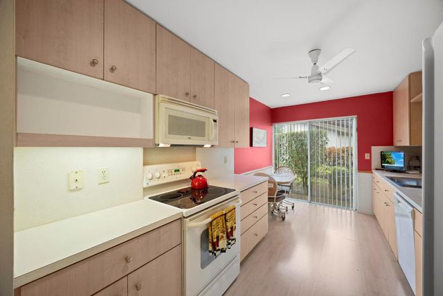 5860 Forest Grove Drive 1, Boynton Beach, FL 33437