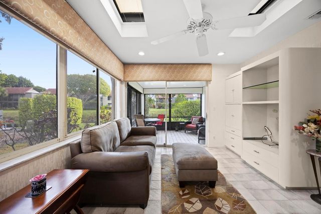 5860 Forest Grove Drive 1, Boynton Beach, FL 33437