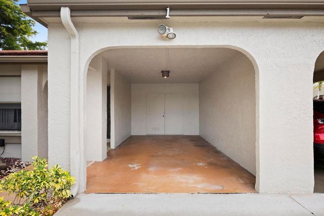 5860 Forest Grove Drive 1, Boynton Beach, FL 33437