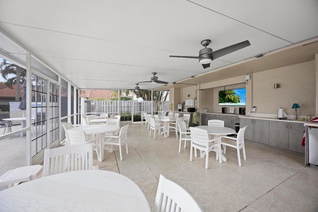 5860 Forest Grove Drive 1, Boynton Beach, FL 33437