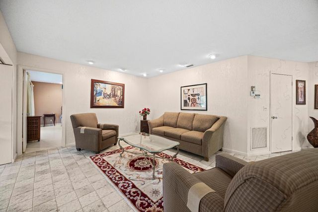 5860 Forest Grove Drive 1, Boynton Beach, FL 33437