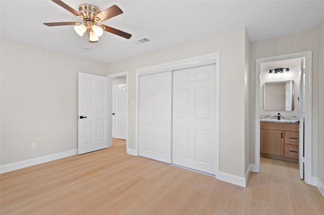 16619 Forest Bend Avenue, Friendswood, TX 77546