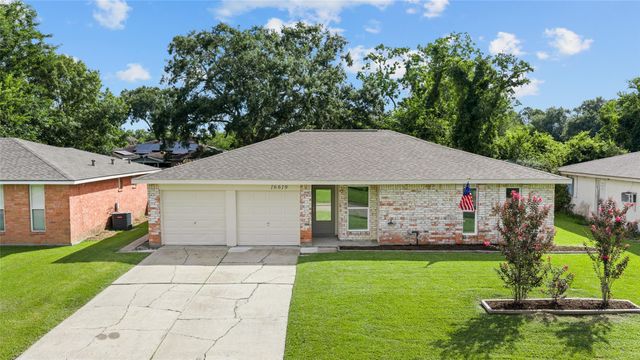 16619 Forest Bend Avenue, Friendswood, TX 77546
