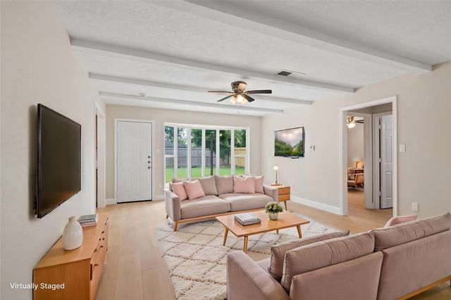 16619 Forest Bend Avenue, Friendswood, TX 77546