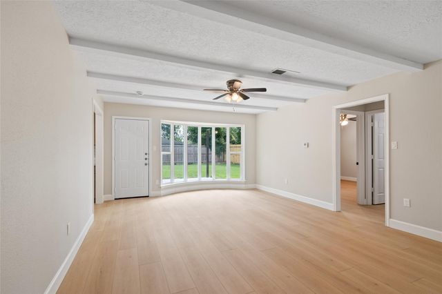 16619 Forest Bend Avenue, Friendswood, TX 77546