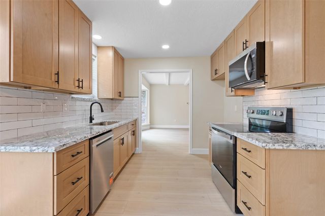16619 Forest Bend Avenue, Friendswood, TX 77546