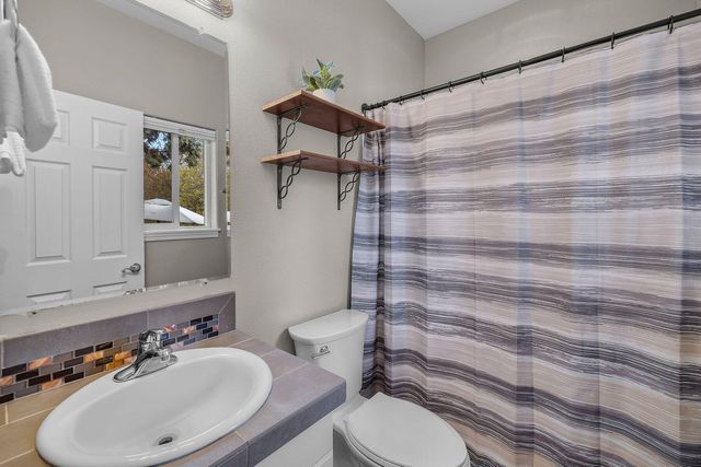 1331 NE Butler Market Road, Bend, OR 97701