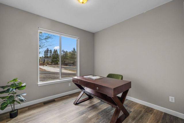 1331 NE Butler Market Road, Bend, OR 97701