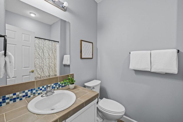 1331 NE Butler Market Road, Bend, OR 97701