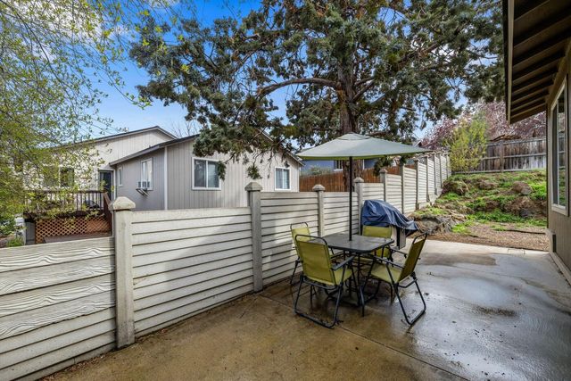 1331 NE Butler Market Road, Bend, OR 97701