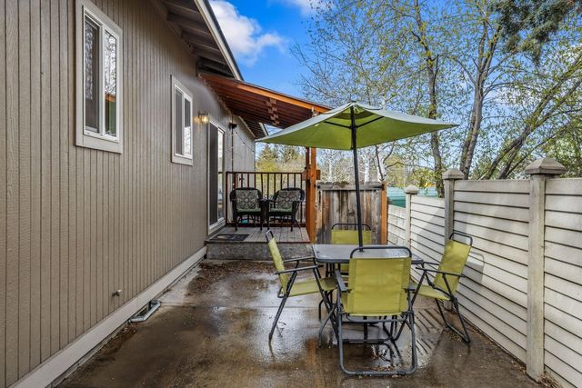 1331 NE Butler Market Road, Bend, OR 97701