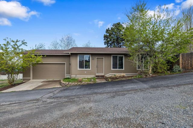 1331 NE Butler Market Road, Bend, OR 97701