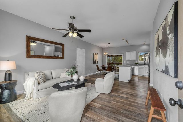 1331 NE Butler Market Road, Bend, OR 97701