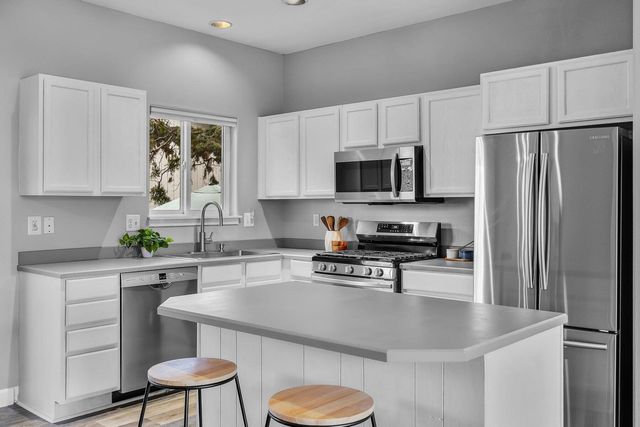 1331 NE Butler Market Road, Bend, OR 97701