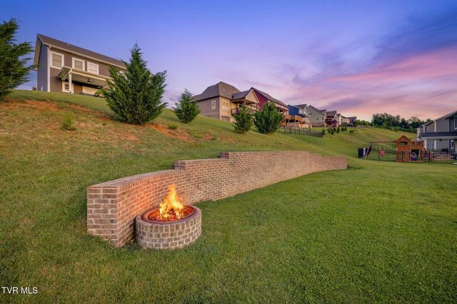 2572 Bridgeforth Crossing, Kingsport, TN 37660