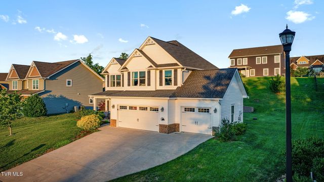 2572 Bridgeforth Crossing, Kingsport, TN 37660