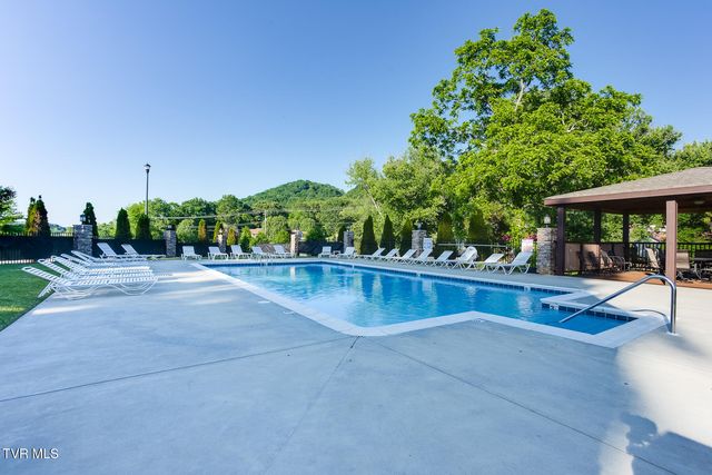 2572 Bridgeforth Crossing, Kingsport, TN 37660