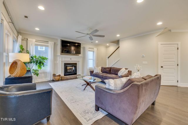 2572 Bridgeforth Crossing, Kingsport, TN 37660
