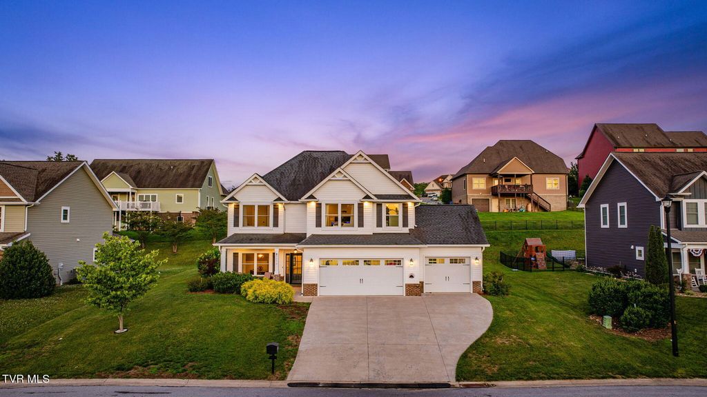 2572 Bridgeforth Crossing, Kingsport, TN 37660
