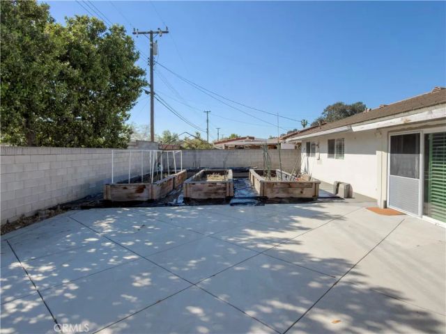 1117 S Arapaho, Santa Ana, CA 92704