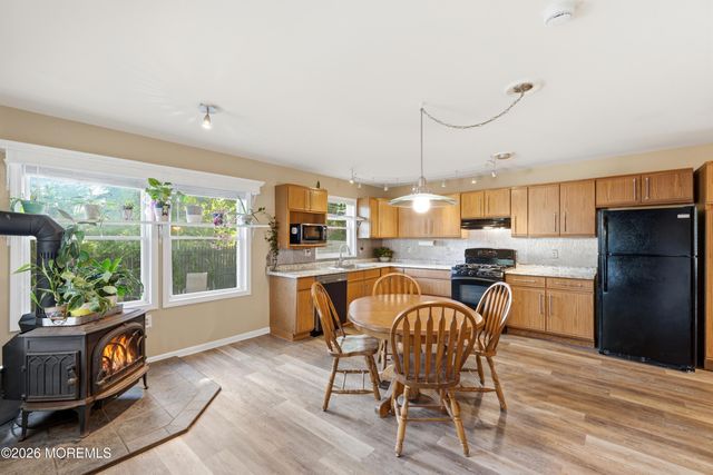 42 Academy Street, Farmingdale, NJ 07727