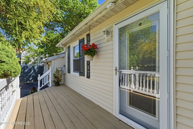 42 Academy Street, Farmingdale, NJ 07727