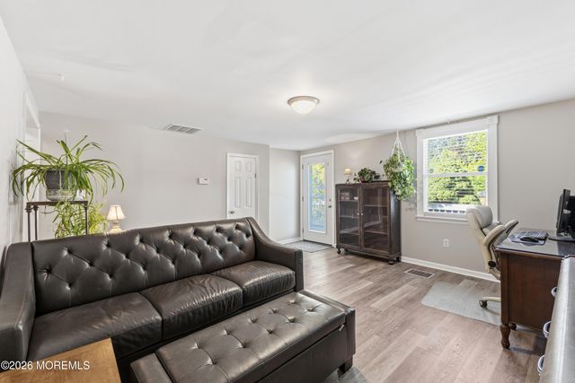 42 Academy Street, Farmingdale, NJ 07727