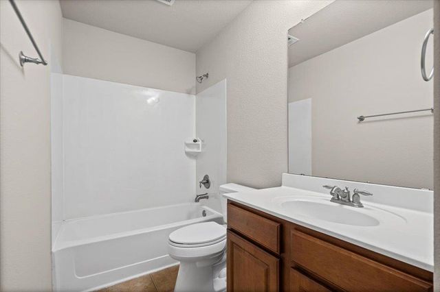 844 Dark Horse LN, Buda, TX 78610