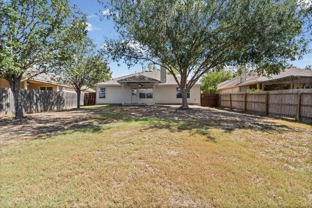 844 Dark Horse LN, Buda, TX 78610