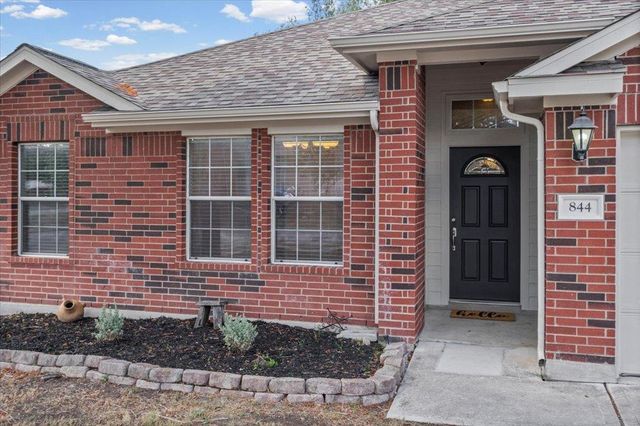 844 Dark Horse LN, Buda, TX 78610