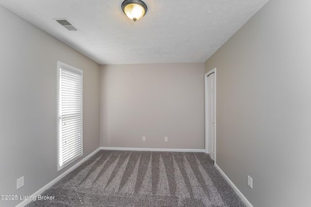 7710 Dominique Dr, Louisville, KY 40228