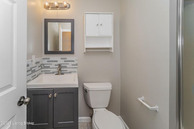 7710 Dominique Dr, Louisville, KY 40228