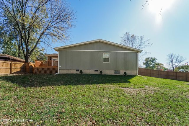 7710 Dominique Dr, Louisville, KY 40228