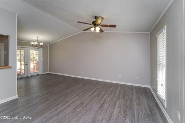 7710 Dominique Dr, Louisville, KY 40228