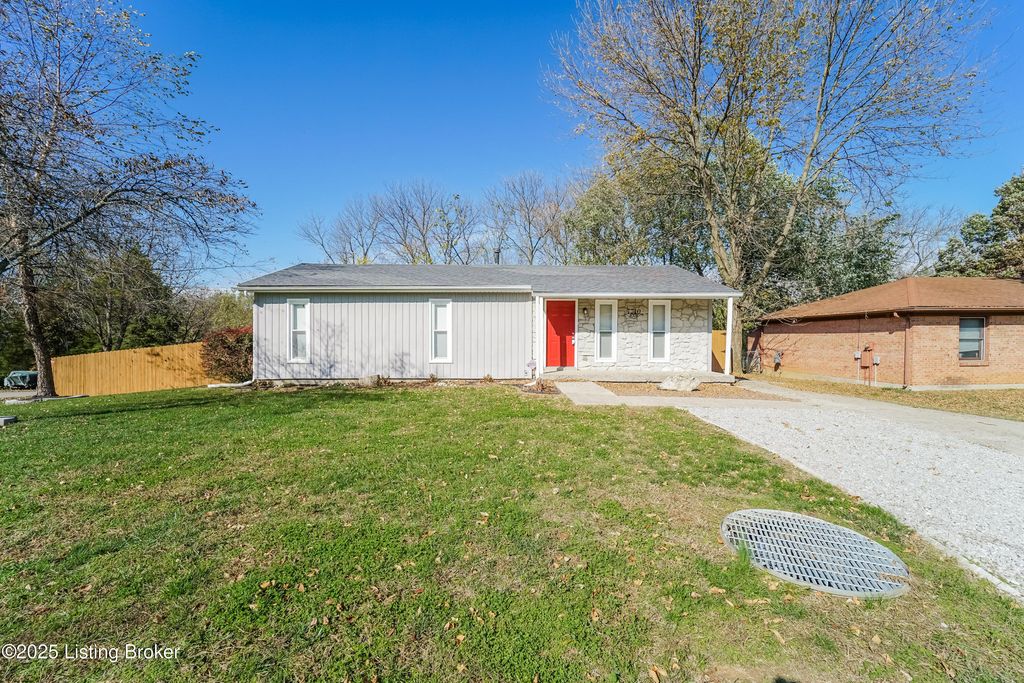 7710 Dominique Dr, Louisville, KY 40228