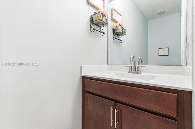 10560 W 33rd Way 10560, Hialeah, FL 33018