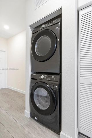 10560 W 33rd Way 10560, Hialeah, FL 33018