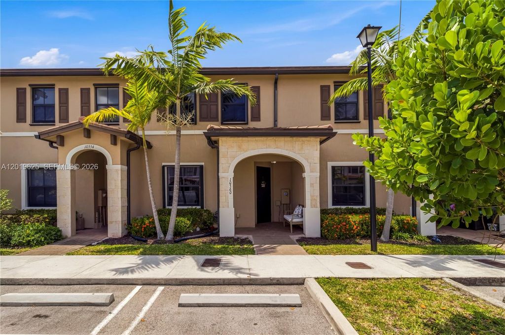 10560 W 33rd Way 10560, Hialeah, FL 33018