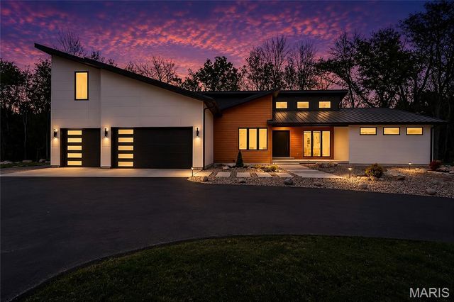 4513 Du Bourg Lane, St Louis, MO 63128