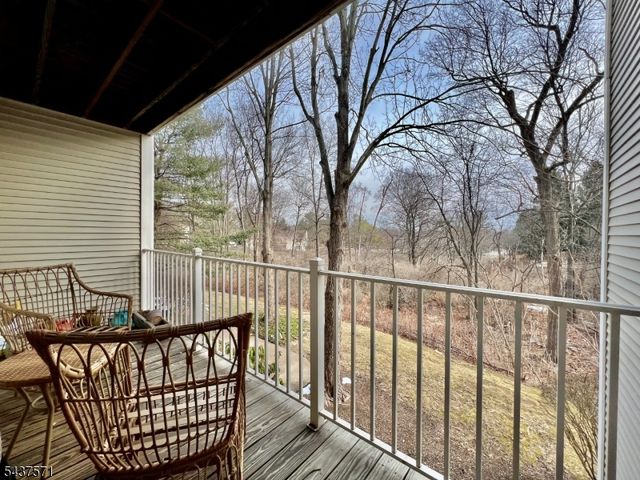 61 Brookside Ln, Mount Arlington Boro, NJ 07856