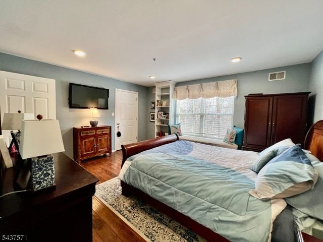 61 Brookside Ln, Mount Arlington Boro, NJ 07856