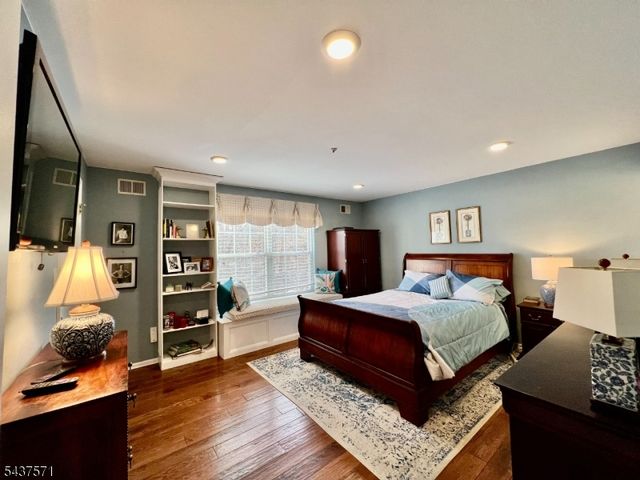 61 Brookside Ln, Mount Arlington Boro, NJ 07856