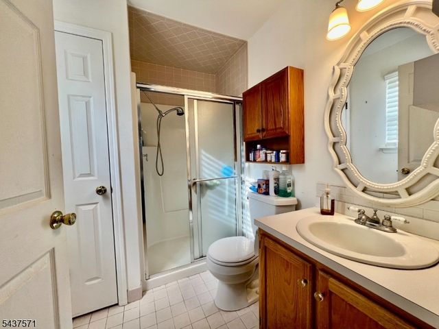 61 Brookside Ln, Mount Arlington Boro, NJ 07856