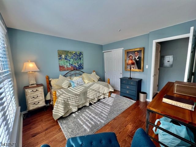 61 Brookside Ln, Mount Arlington Boro, NJ 07856