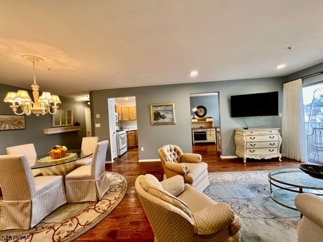 61 Brookside Ln, Mount Arlington Boro, NJ 07856