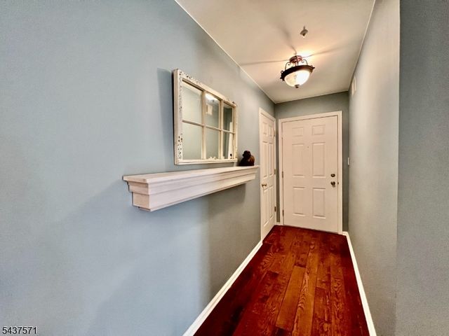 61 Brookside Ln, Mount Arlington Boro, NJ 07856